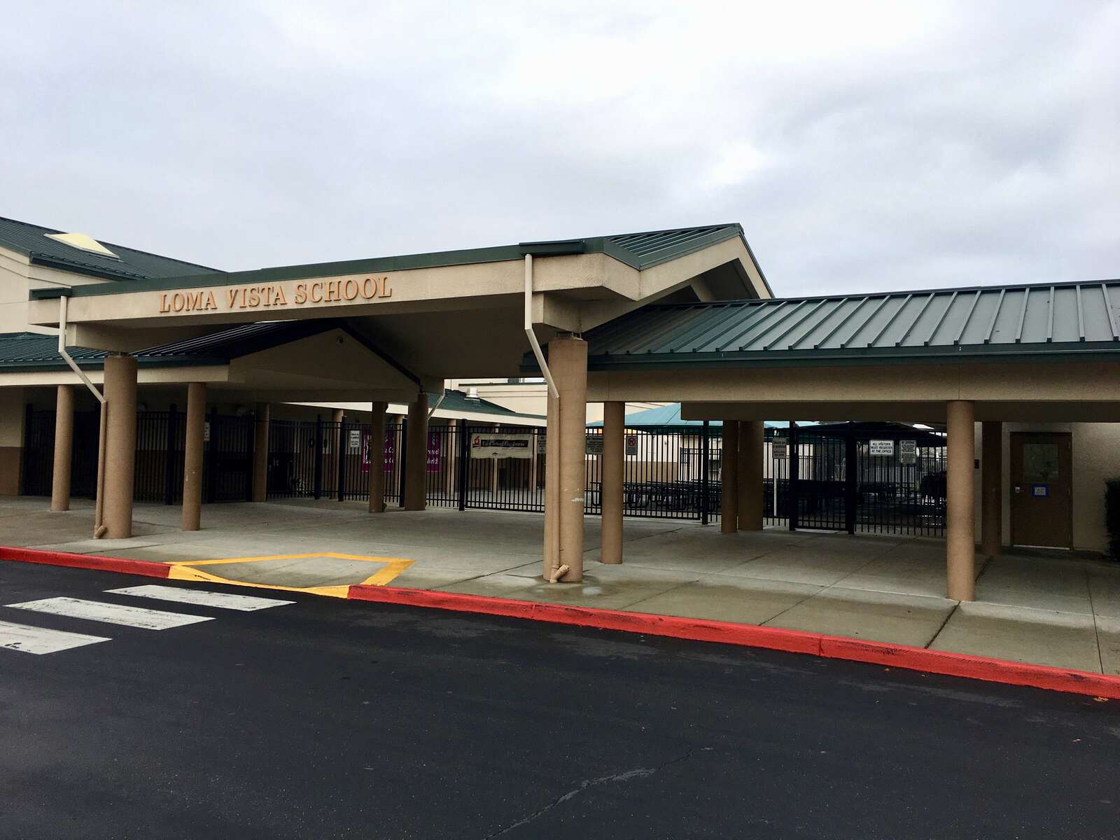 Loma Vista Elementary School in Brentwood California Hero Image