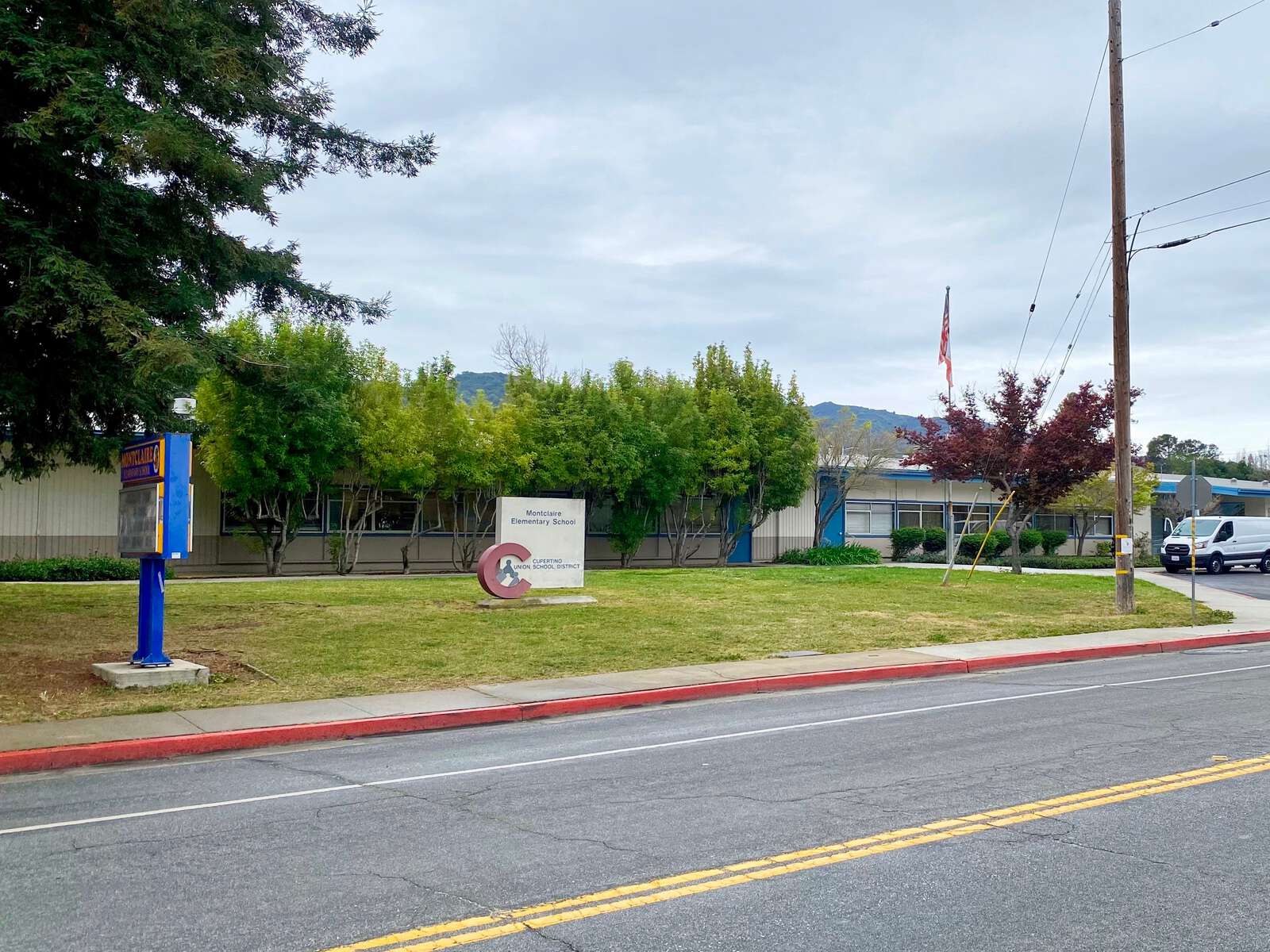Montclaire Elementary School in Los Altos California Hero Image