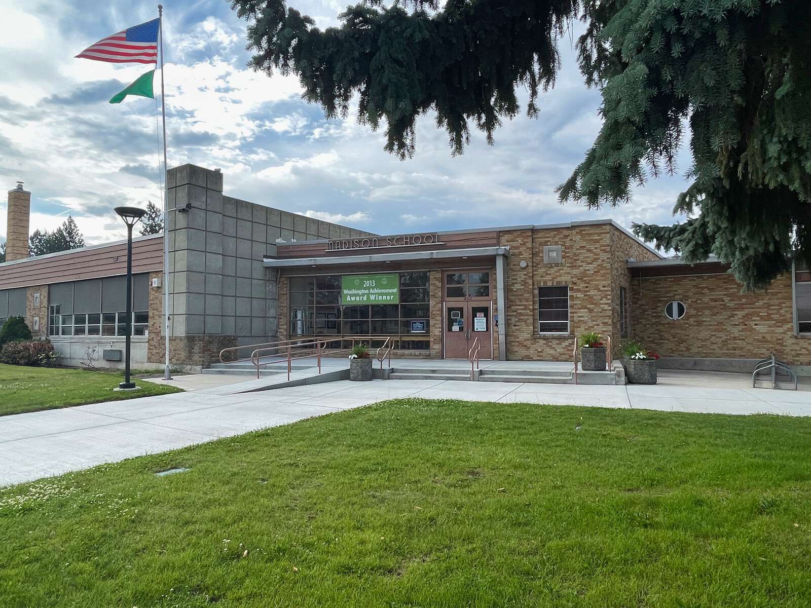 Madison Elementary School in Spokane Washington Hero Image