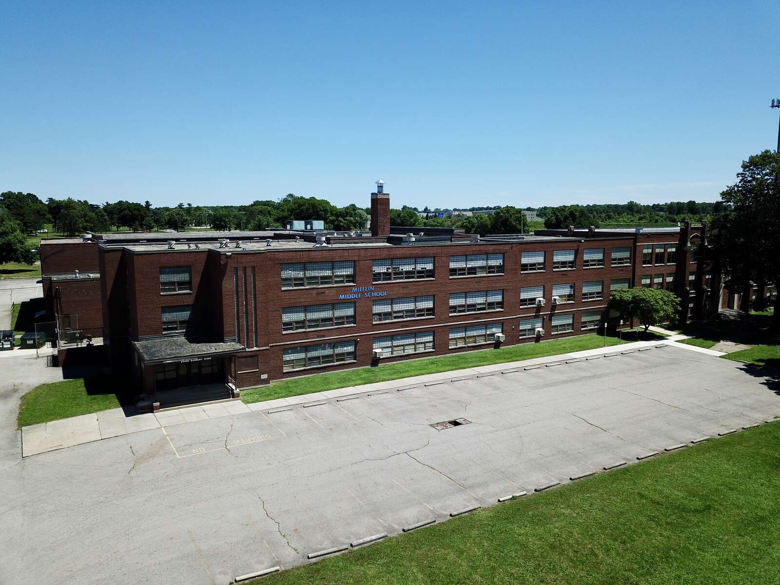 Mifflin Middle School in Columbus Ohio Hero Image