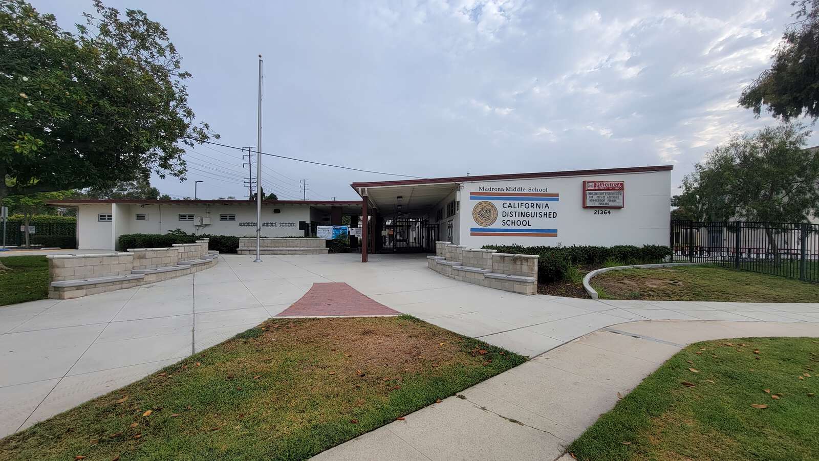 Madrona Middle School in Torrance California Hero Image