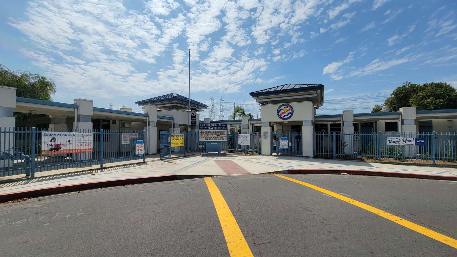 Magruder Middle School in Torrance California Hero Image