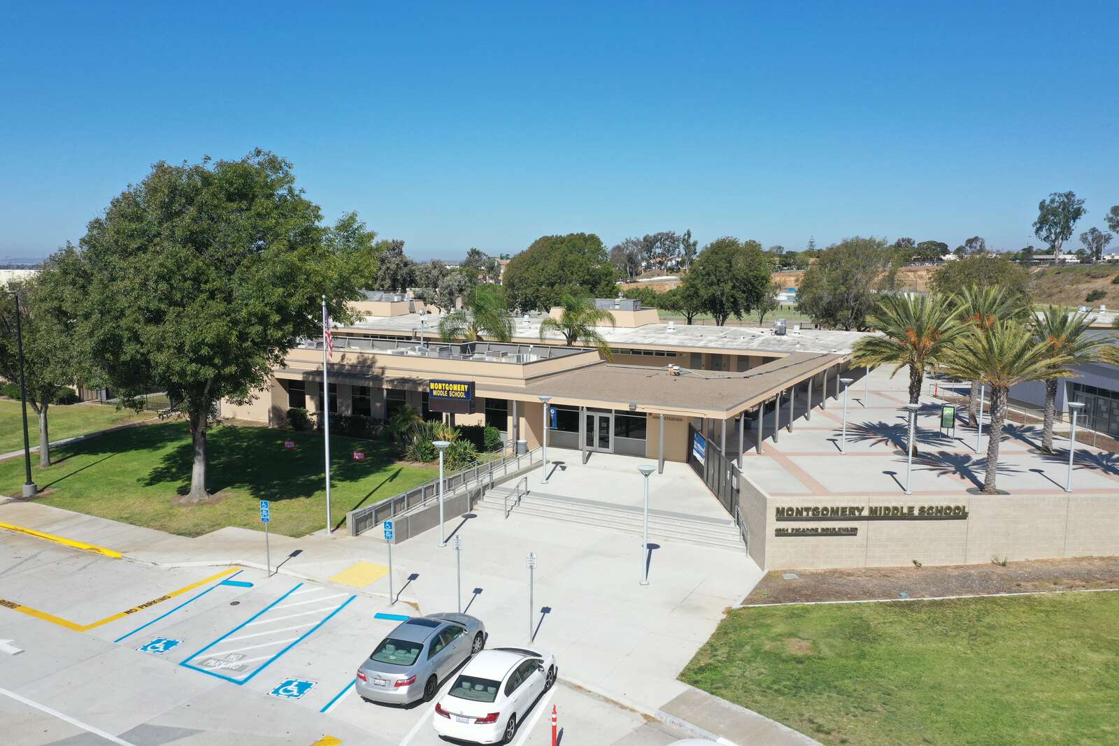 Montgomery Middle School in San Diego California Hero Image
