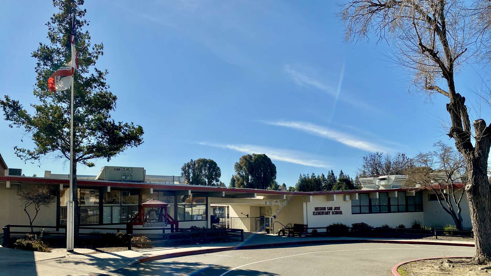 Mission San Jose Elementary School (FUSD) in Fremont California Hero Image