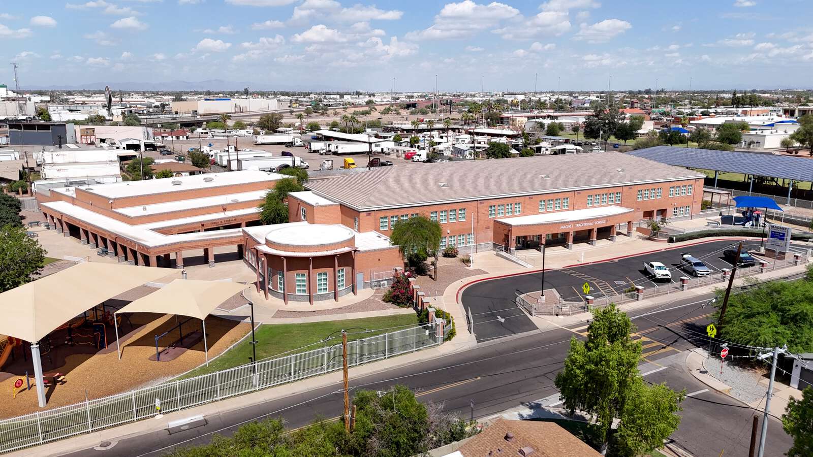 Magnet Traditional School in Phoenix Arizona Hero Image