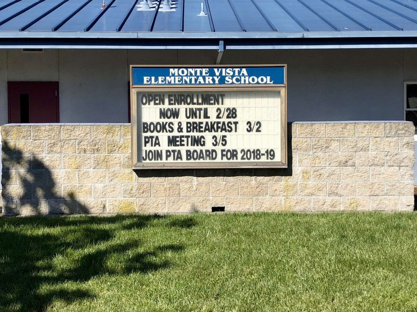Monte Vista Elementary School in Rohnert Park California Hero Image