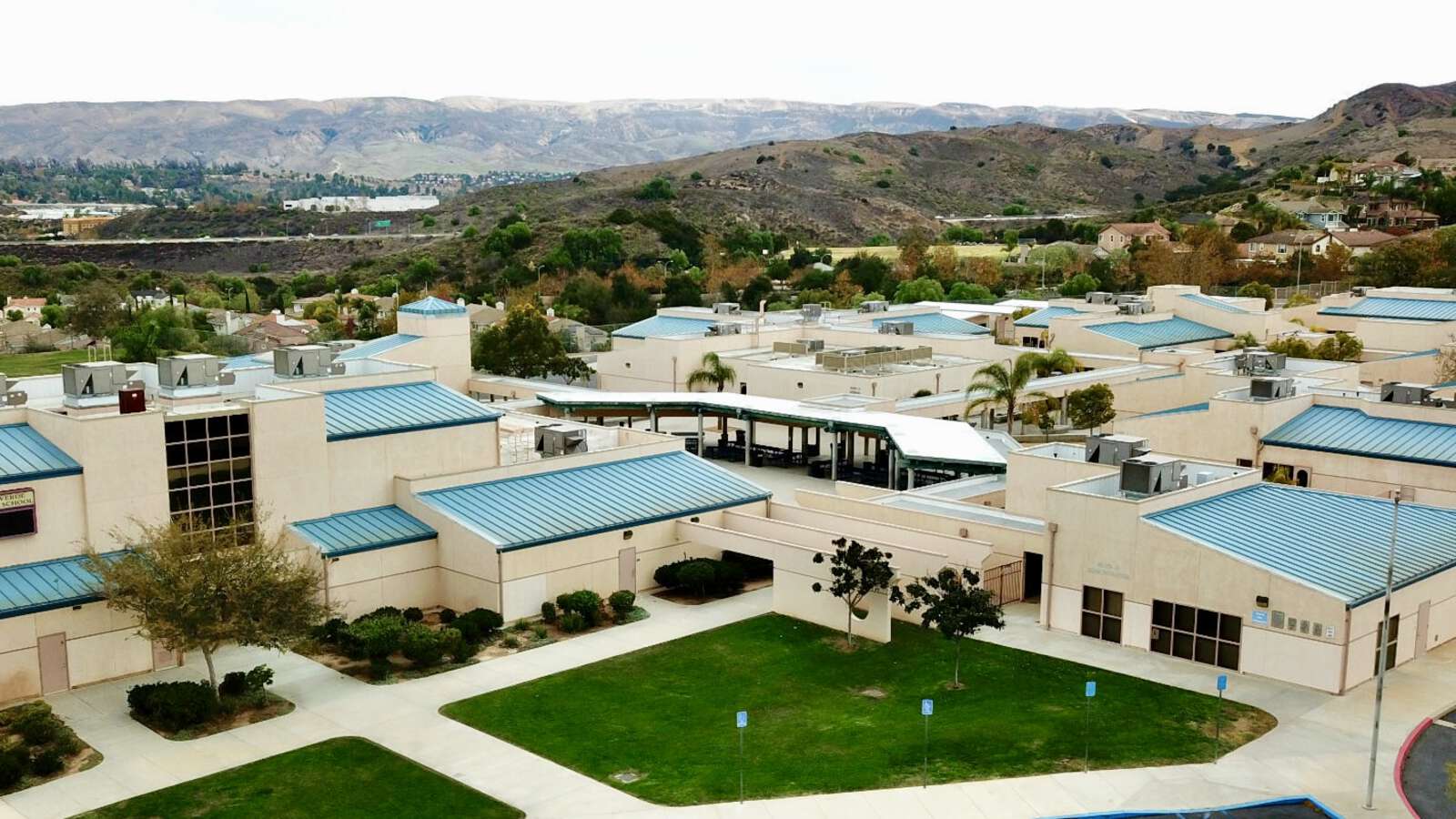 Mesa Verde Middle School in Moorpark California Hero Image