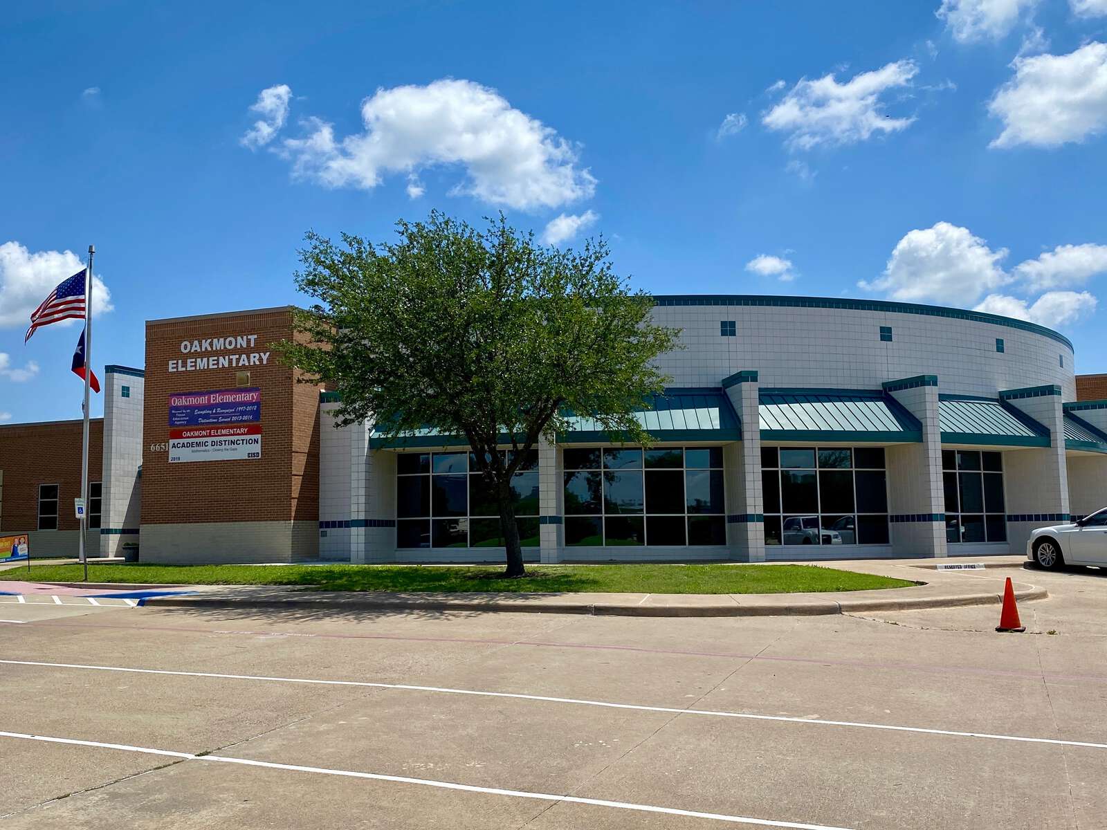 Oakmont Elementary in Fort Worth Texas Hero Image