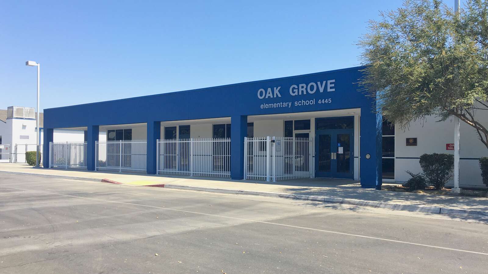 Oak Grove Elementary School in Visalia California Hero Image