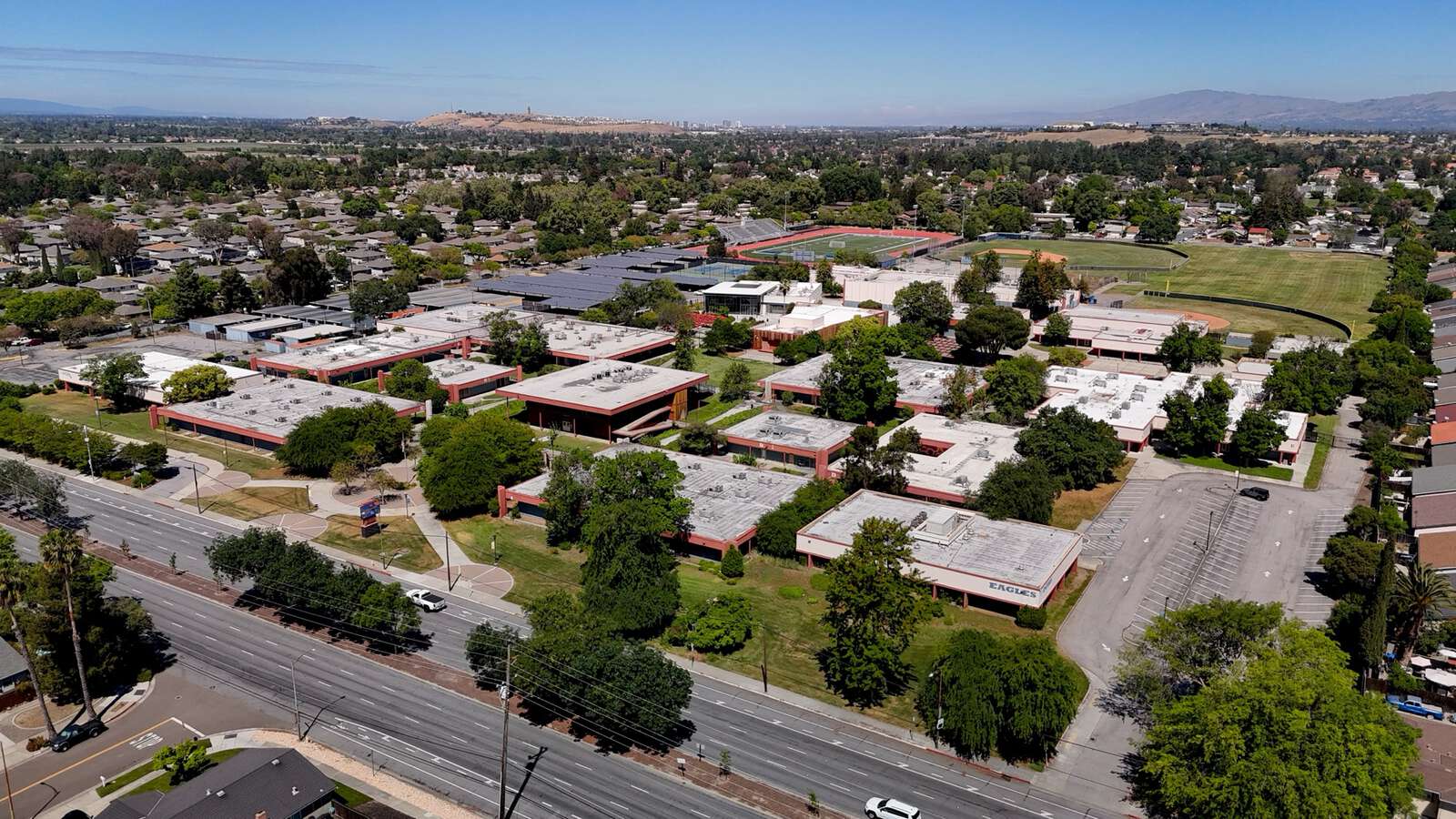 Oak Grove High School in San Jose California Hero Image