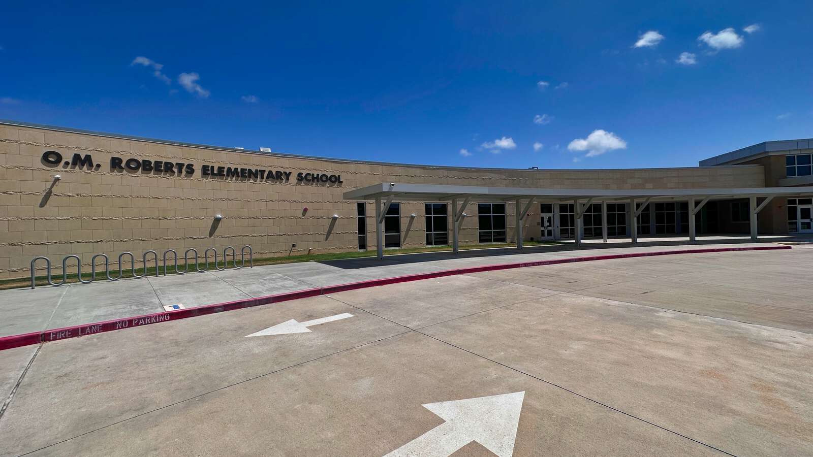 O.M. Roberts Elementary School in Lake Jackson Texas Hero Image