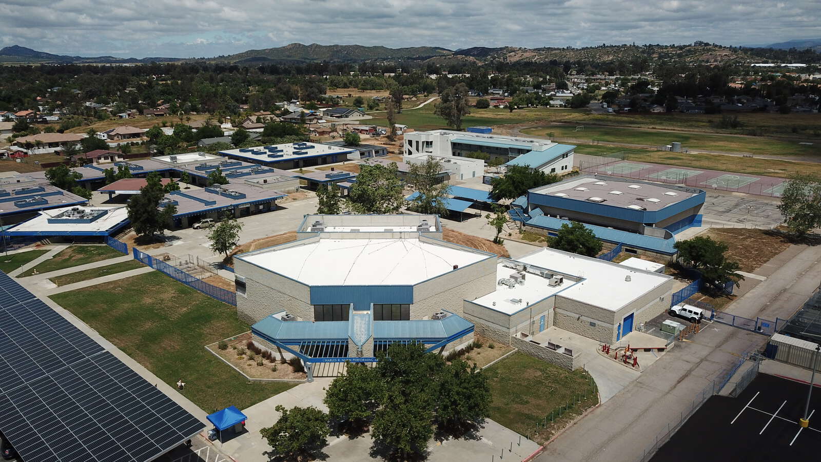 Olive Peirce Middle School in Ramona California Hero Image