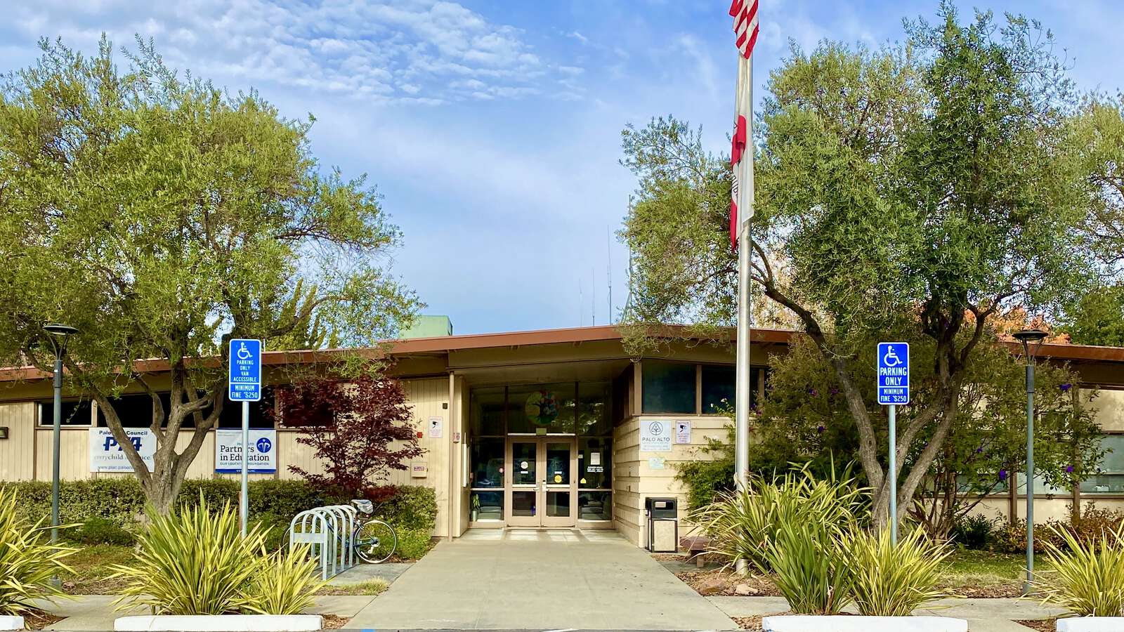 Palo Alto Unified School District in Palo Alto California Hero Image