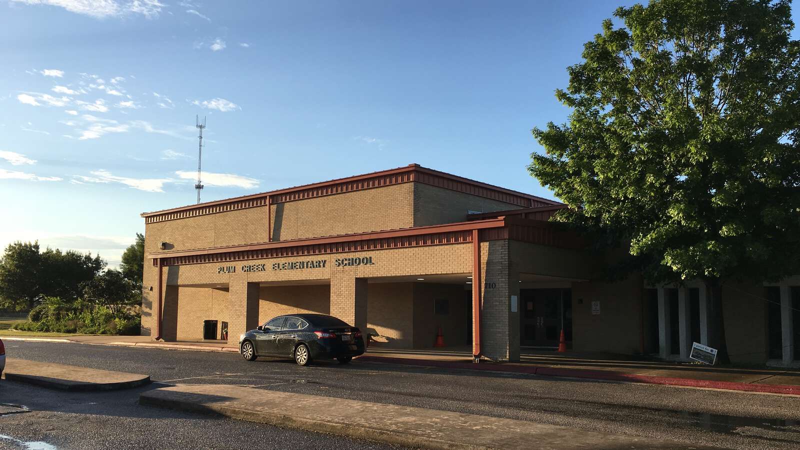 Plum Creek Elementary School in Lockhart Texas Hero Image