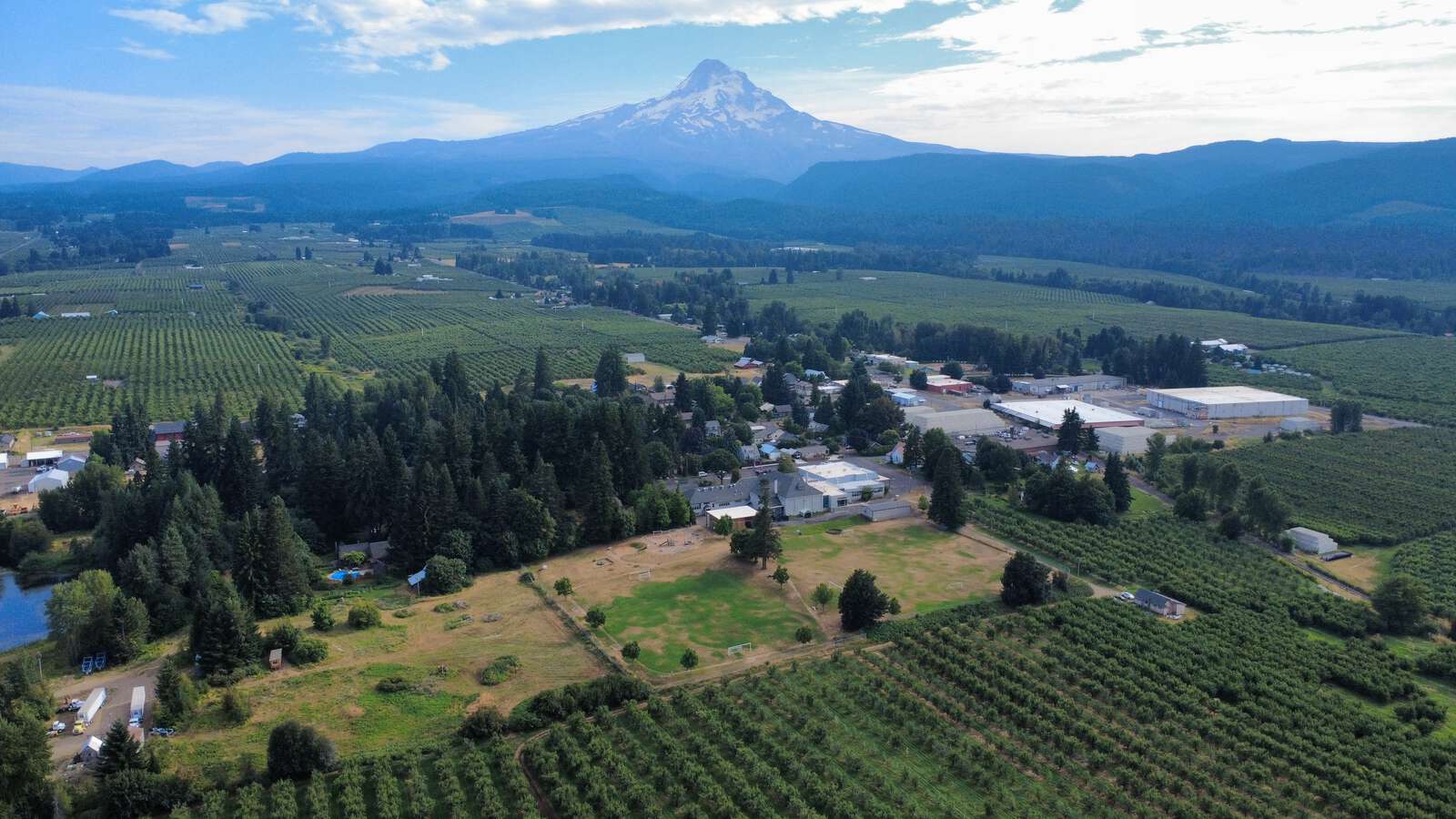 Parkdale Elementary School in Parkdale Oregon Hero Image