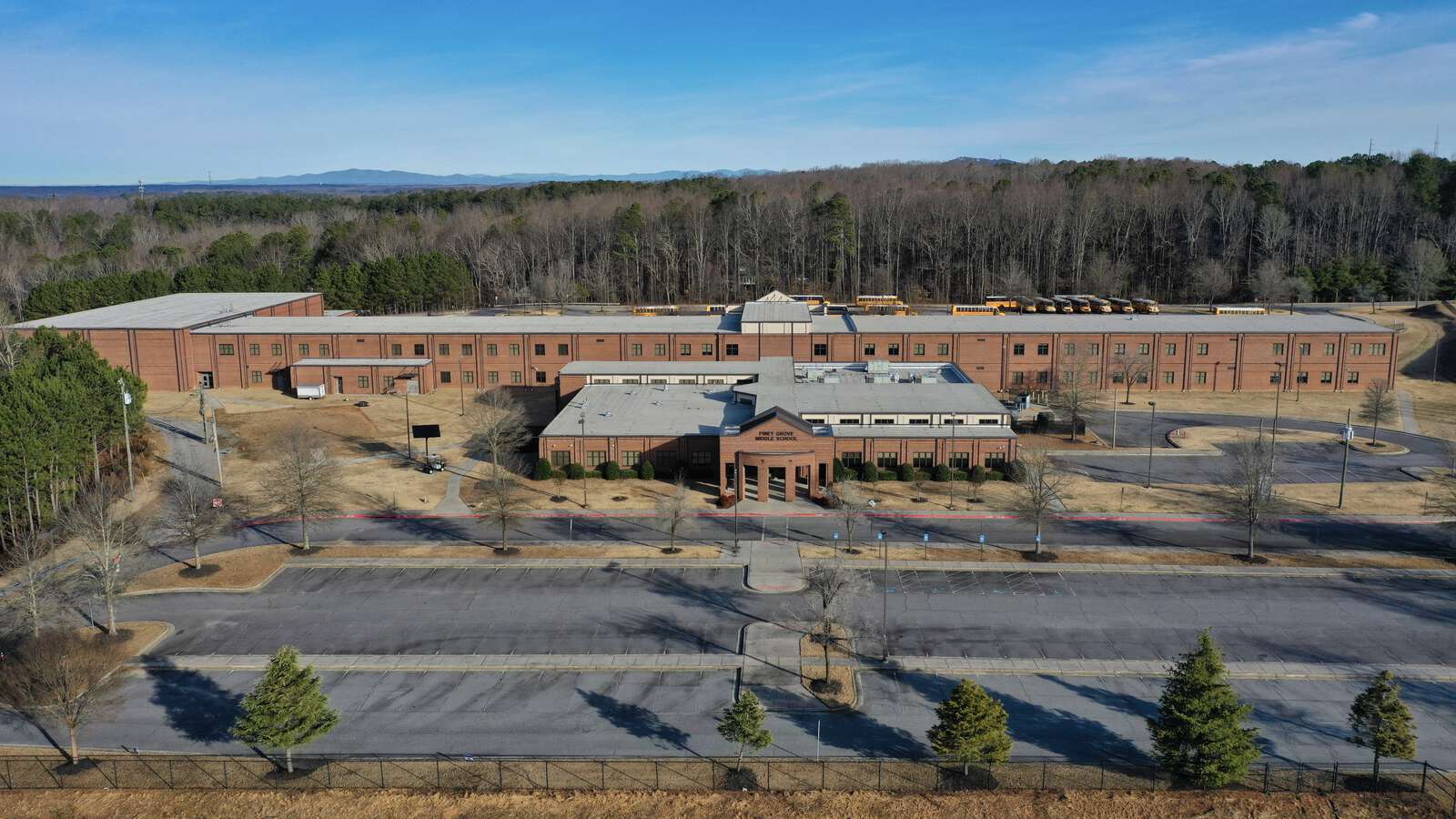 Piney Grove Middle School in Cumming Georgia Hero Image