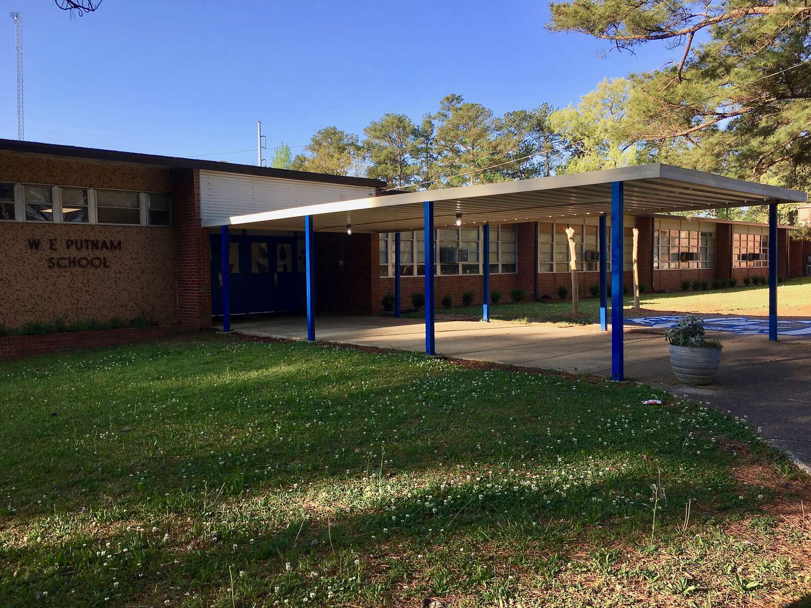 W.E. Putnam Middle School in Birmingham Alabama Hero Image