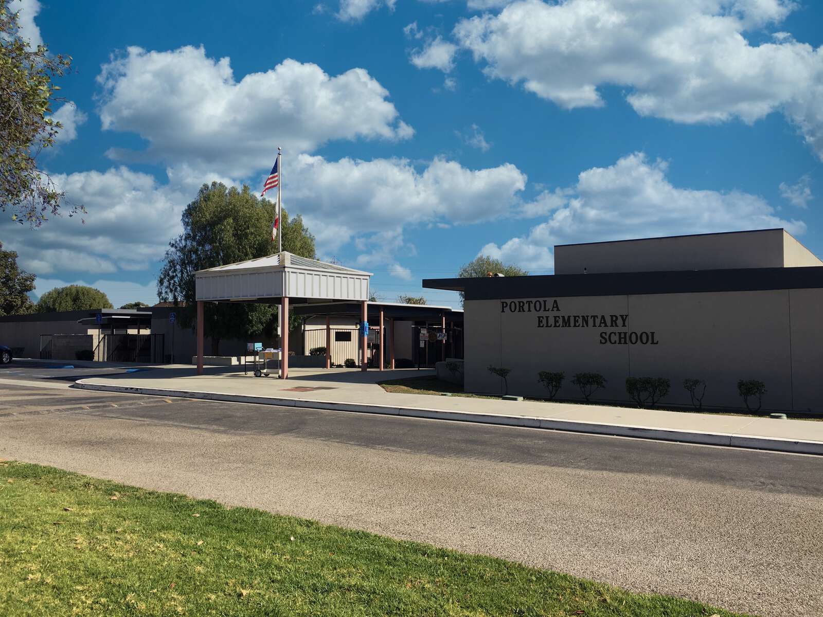 Portola Elementary School in Ventura California Hero Image
