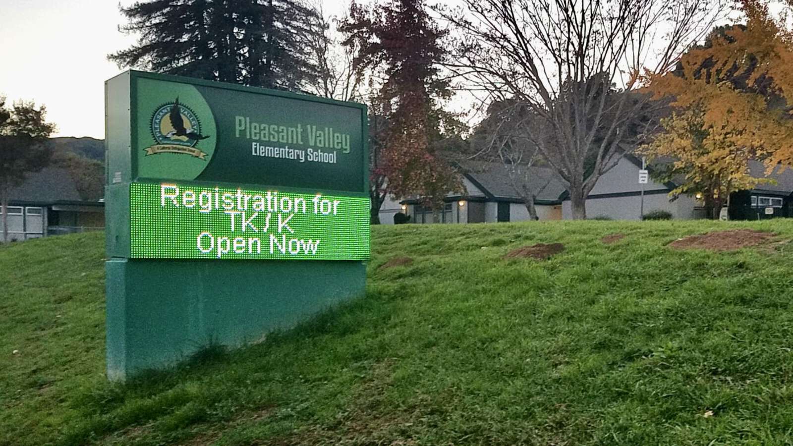 Pleasant Valley Elementary School in Novato California Hero Image