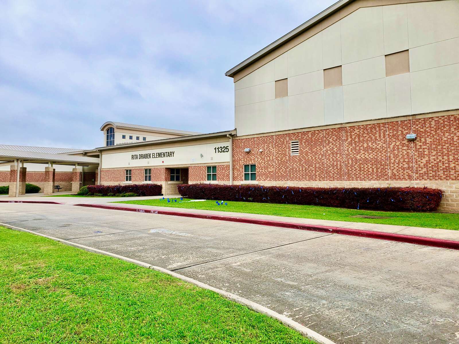 Drabek Elementary School in Sugar Land Texas Hero Image