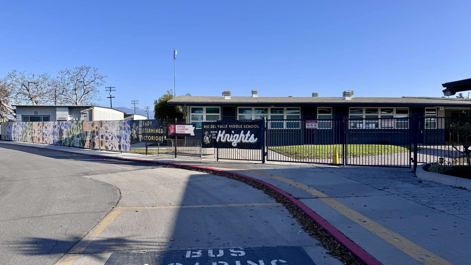 Rio Del Valle Middle School in Oxnard California Hero Image