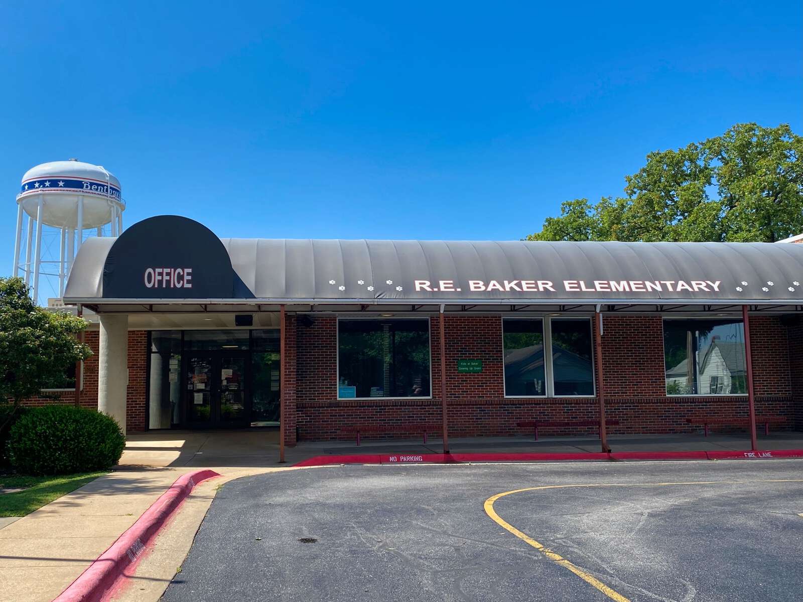 R. E. Baker Elementary School in Bentonville Arkansas Hero Image