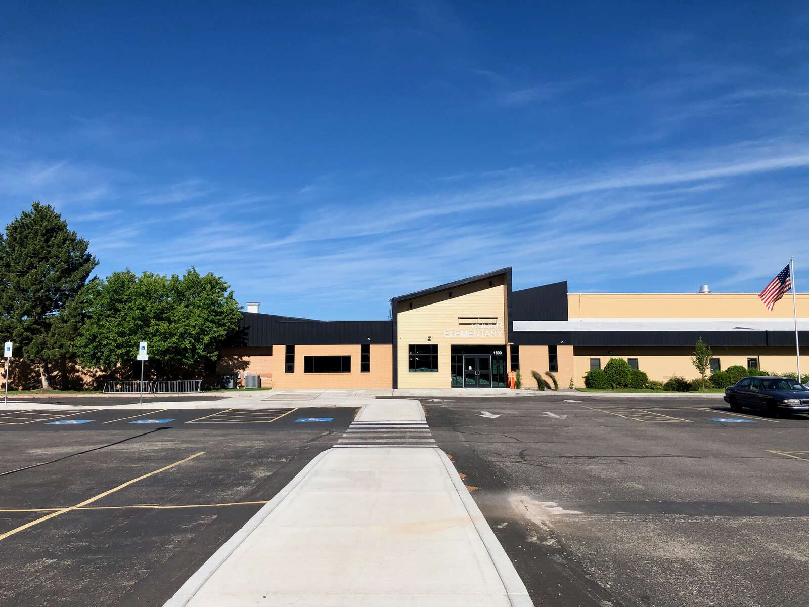 Ruder Elementary School in Columbia Falls Montana Hero Image