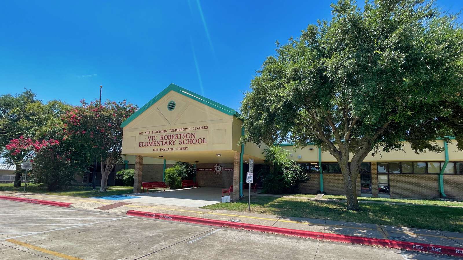 Robertson Elementary School in Round Rock Texas Hero Image