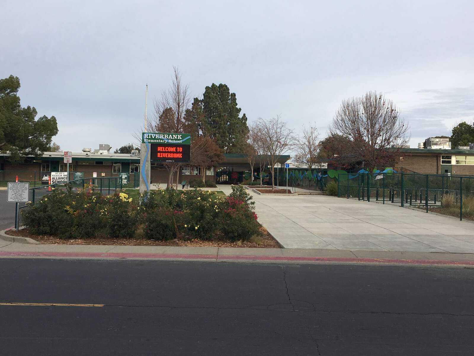 Riverbank Elementary School in West Sacramento California Hero Image
