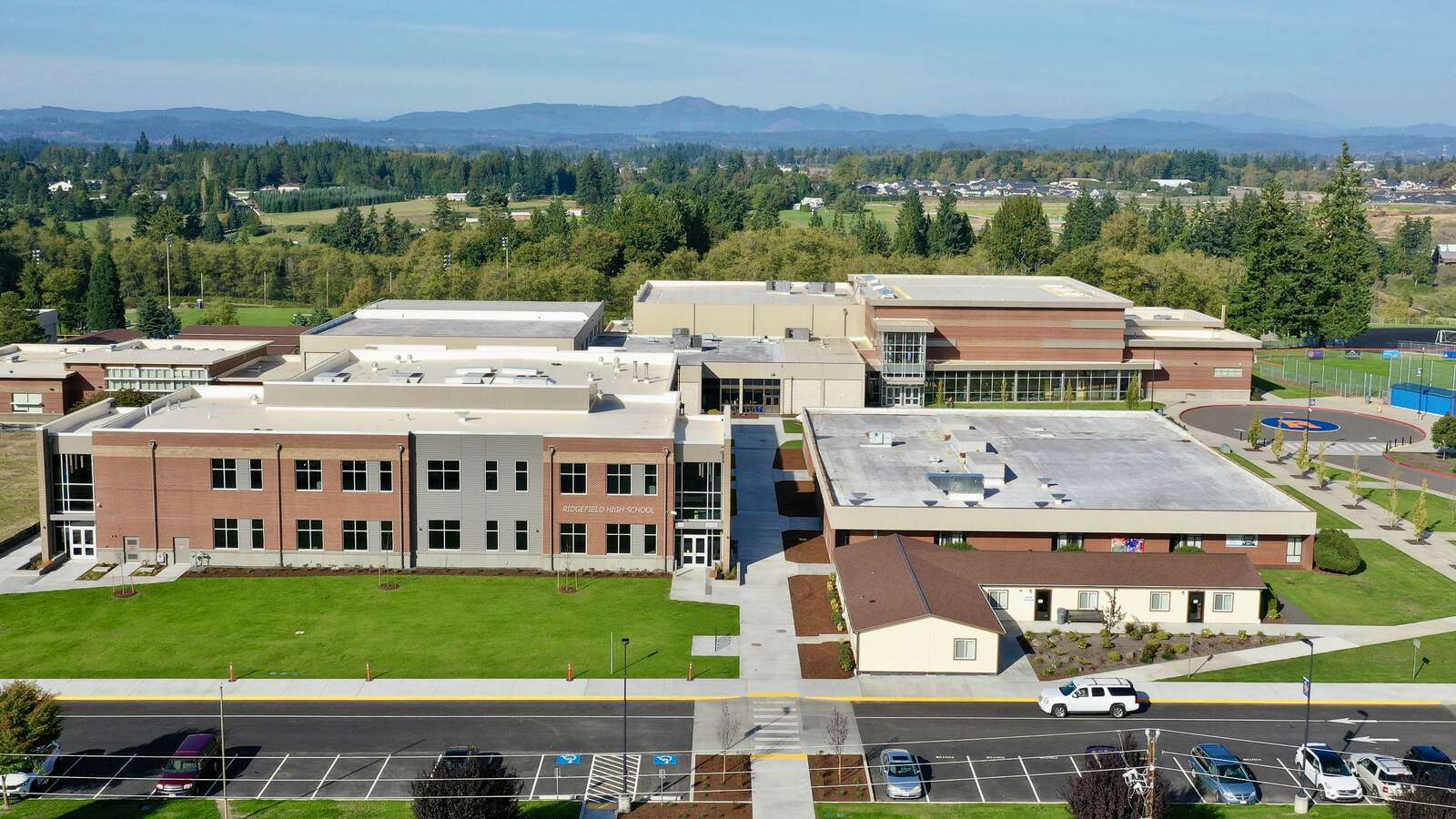 Ridgefield High School in Ridgefield Washington Hero Image