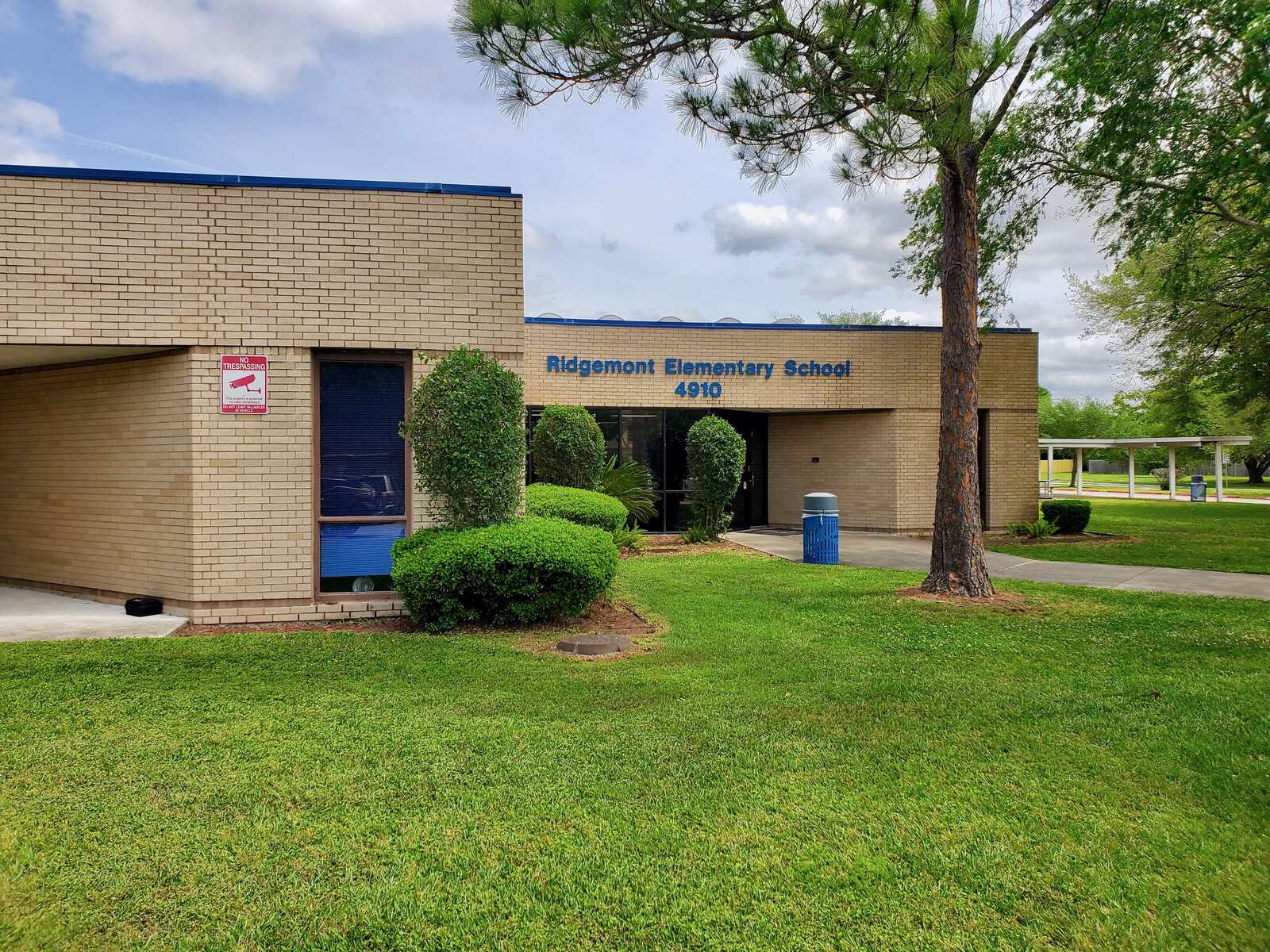 Ridgemont Elementary School in Houston Texas Hero Image