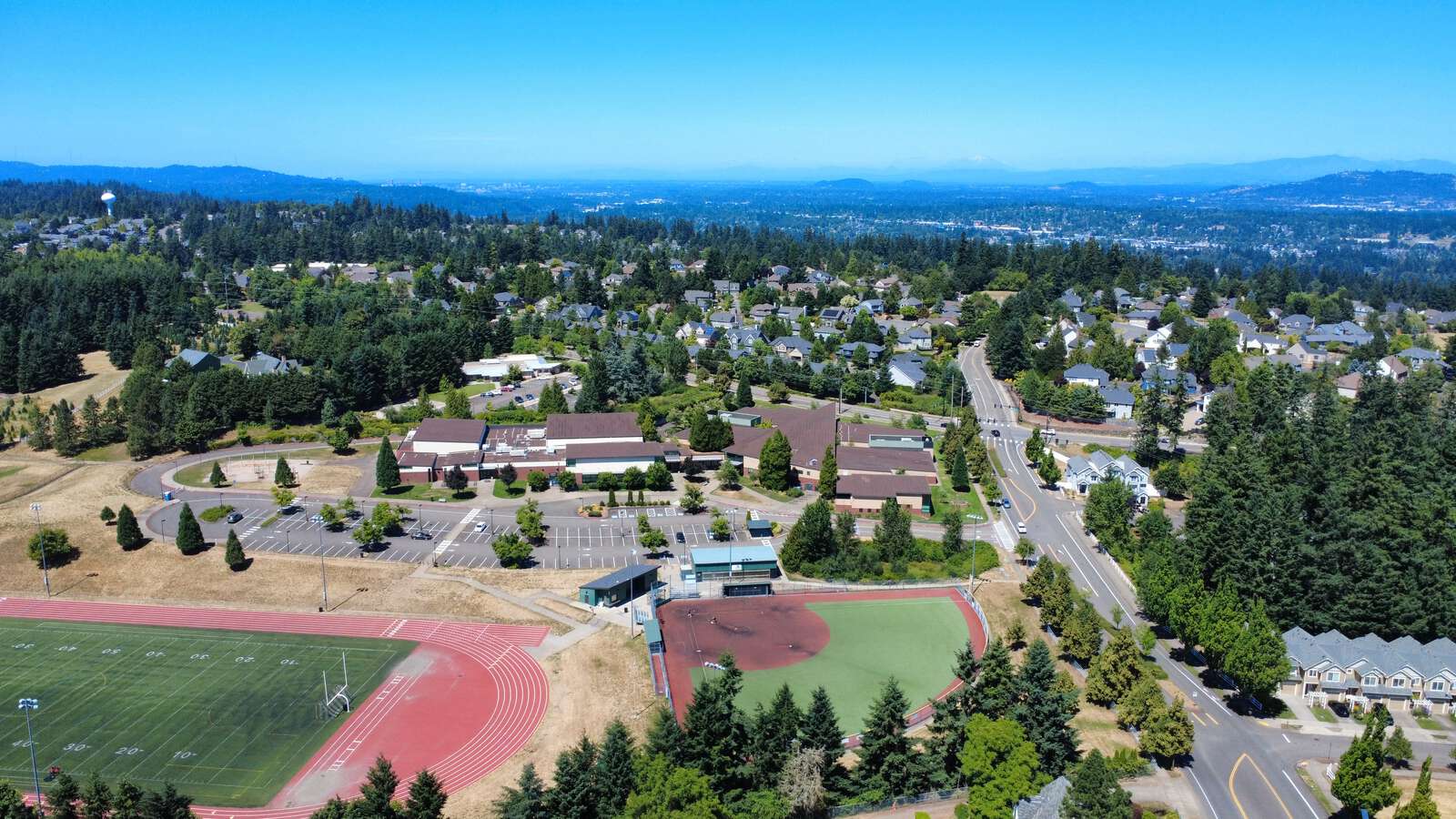 Rosemont Ridge Middle School in West Linn Oregon Hero Image