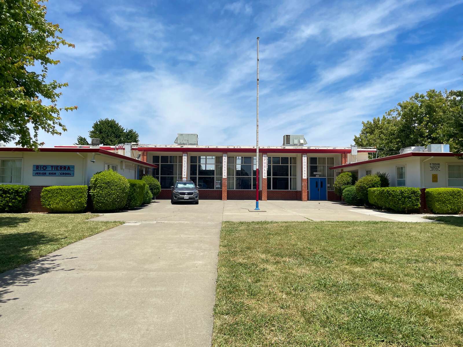 Rio Tierra Junior High School in Sacramento California Hero Image