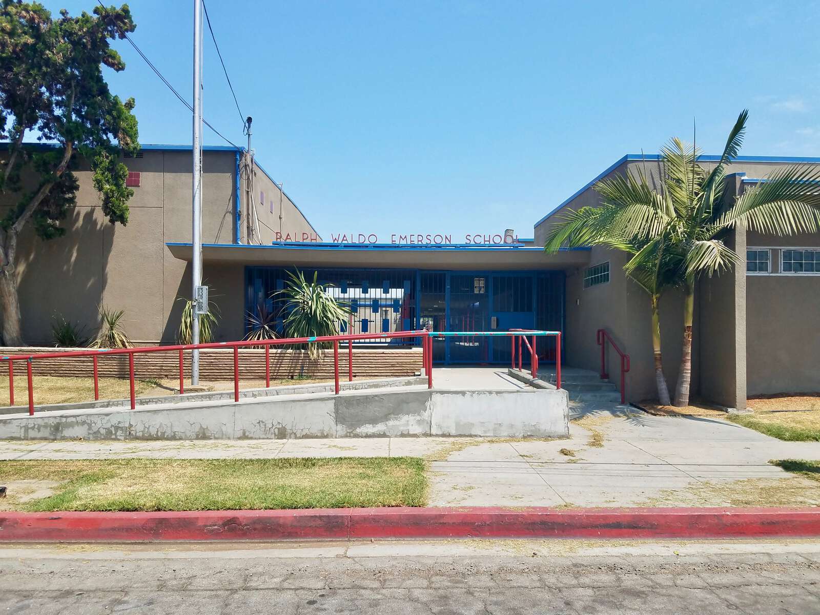Ralph Waldo Emerson Elementary School in Compton California Hero Image