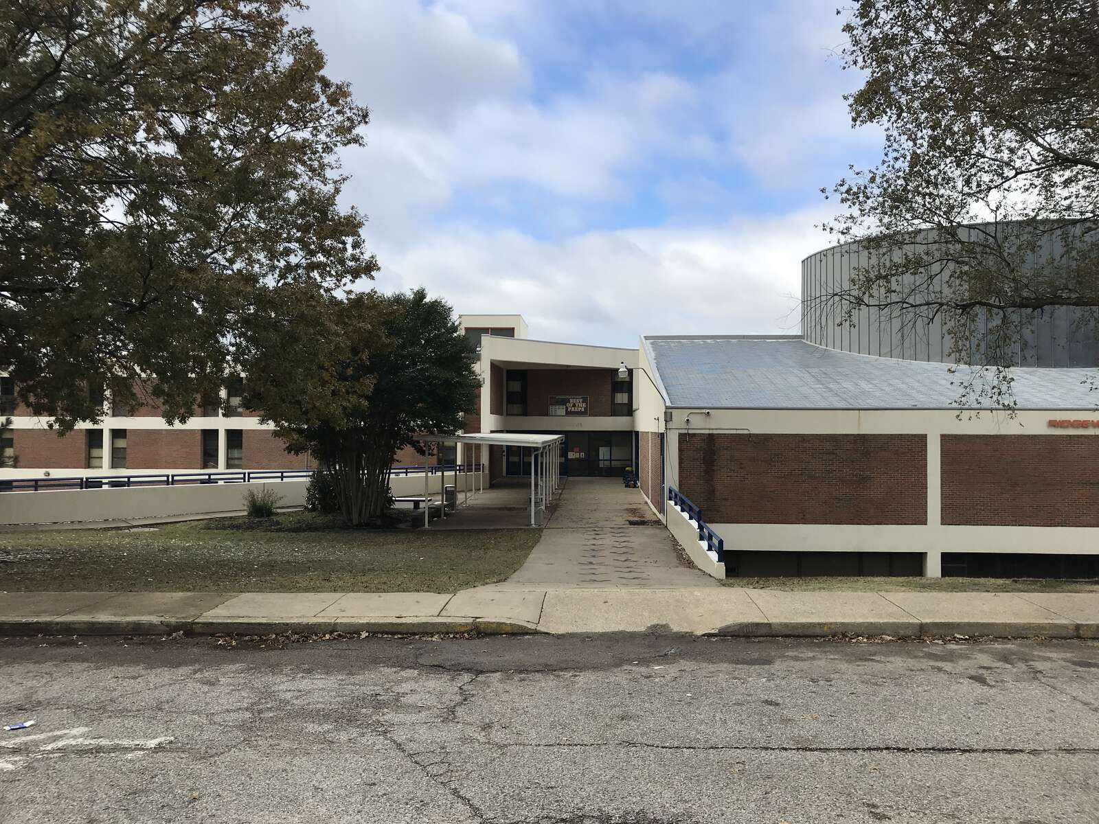 Ridgeway High School in Memphis Tennessee Hero Image