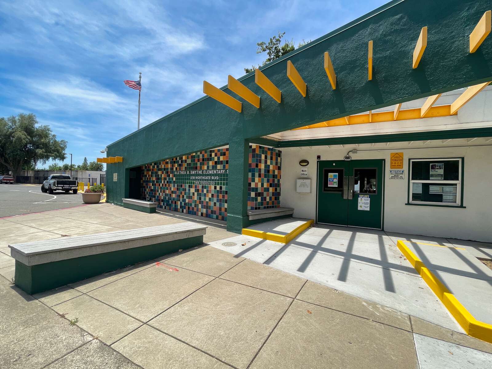 Smythe Academy of Arts & Sciences (K-6) in Sacramento California Hero Image