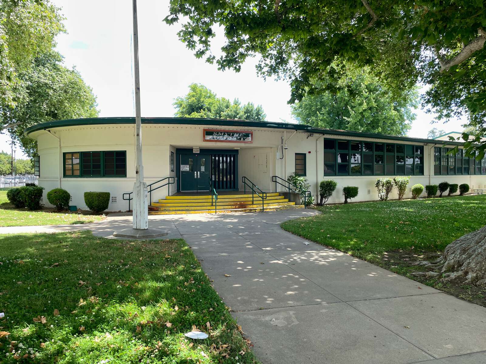 Smythe Academy of Arts & Sciences Middle School in Sacramento California Hero Image