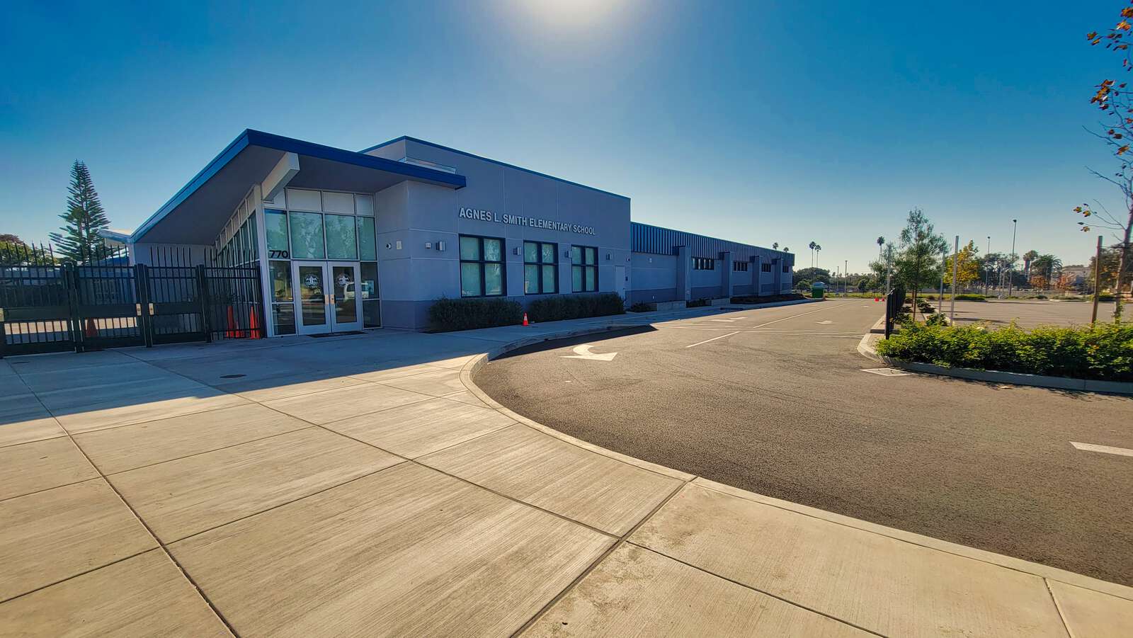 Smith Elementary School in Huntington Beach California Hero Image