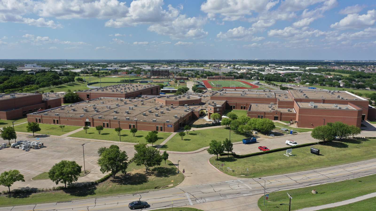Summit High School in Arlington Texas Hero Image