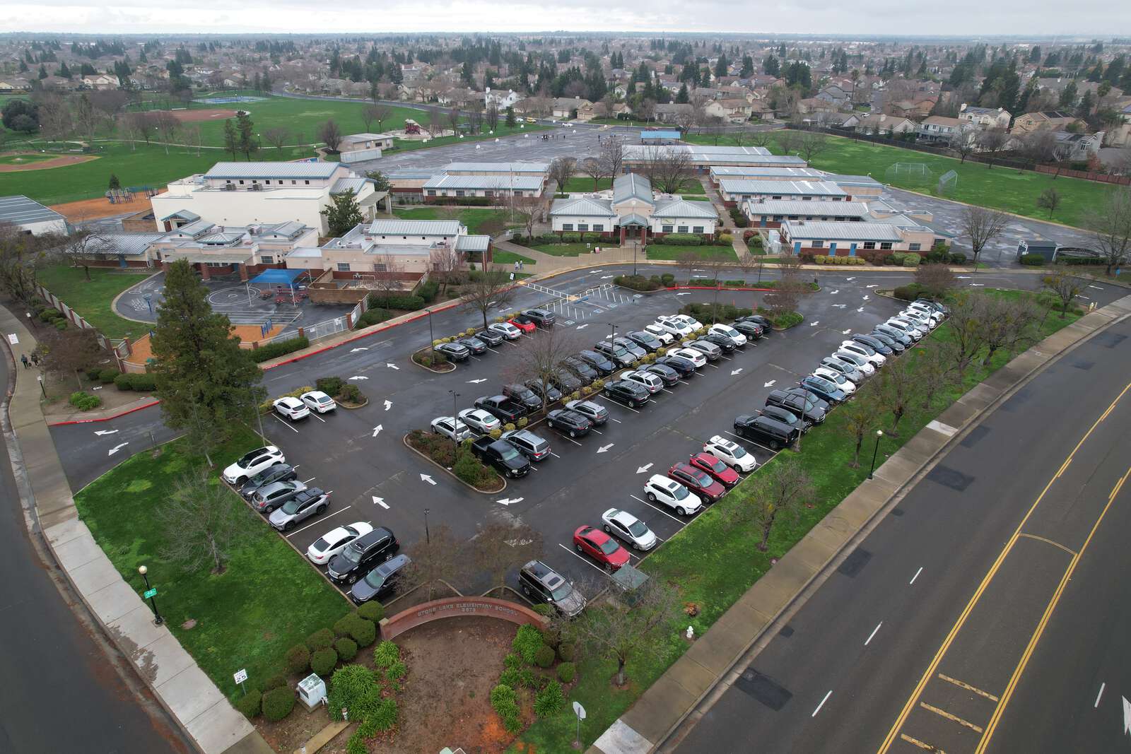 Stone Lake Elementary School in Elk Grove California Hero Image