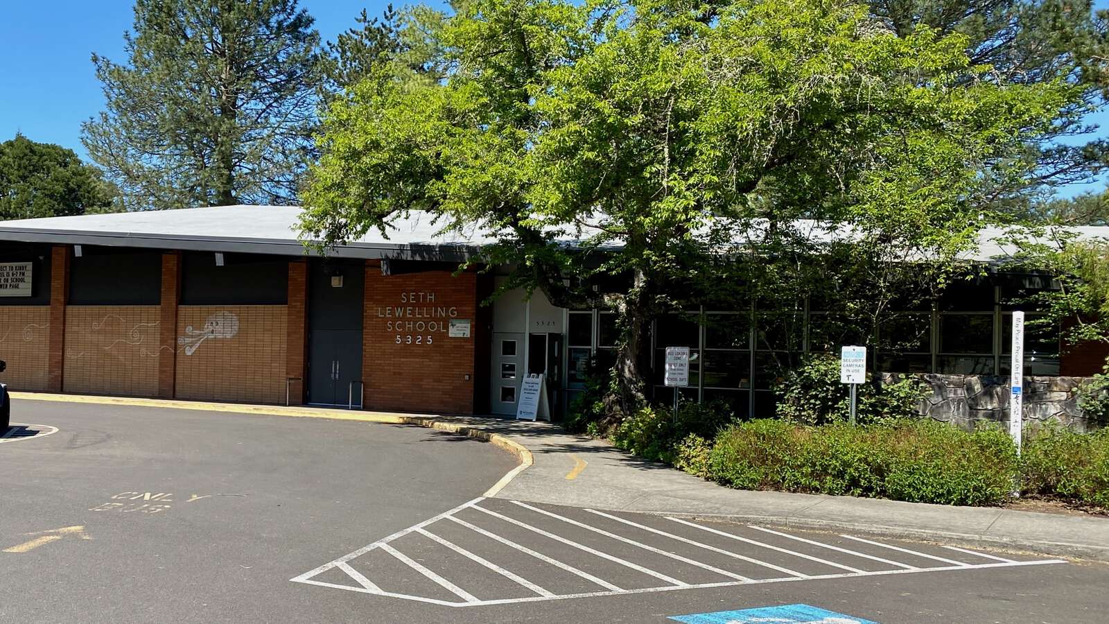 Seth Lewelling Elementary School in Milwaukie Oregon Hero Image