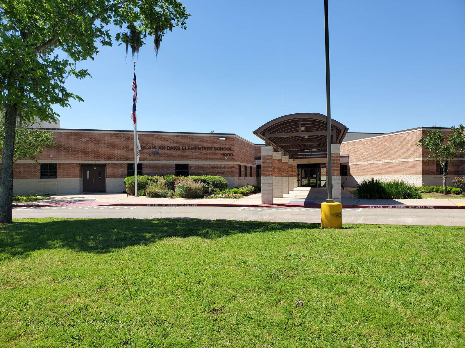 Scanlan Oaks Elementary School in Missouri City Texas Hero Image