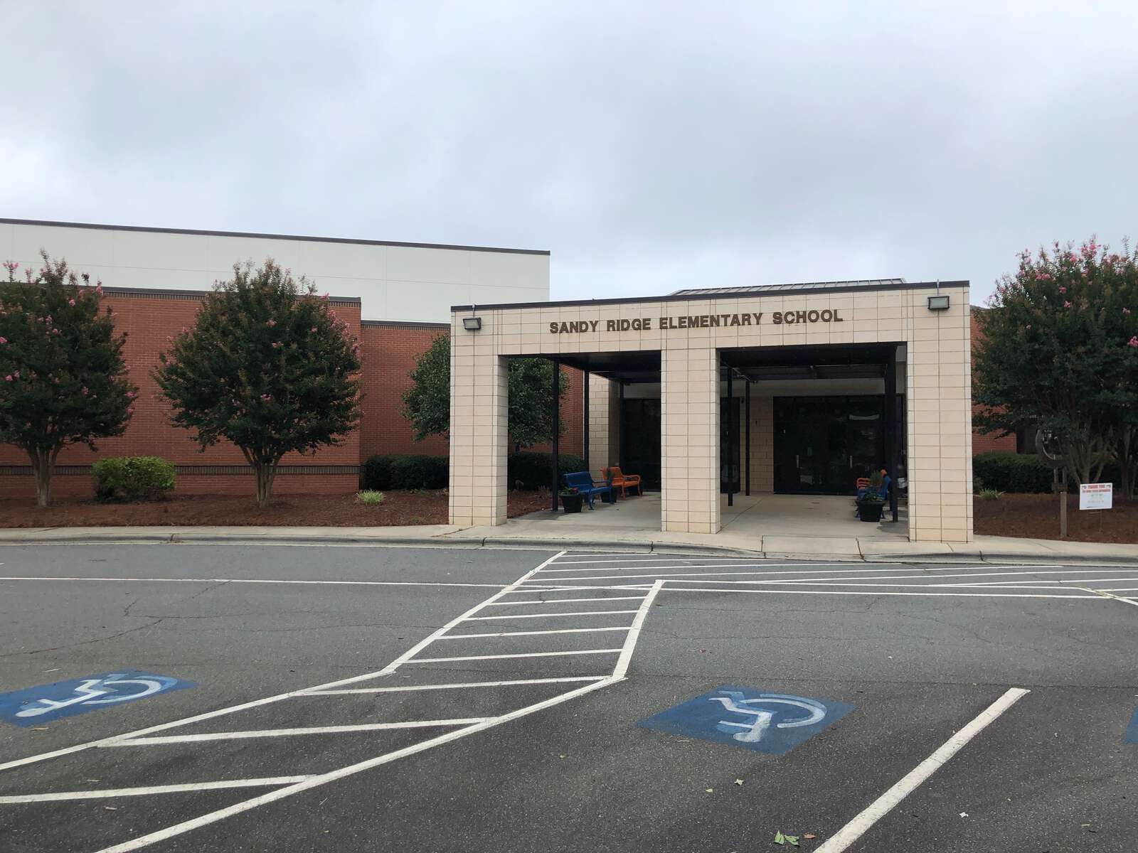 Sandy Ridge Elementary School in Waxhaw North Carolina Hero Image