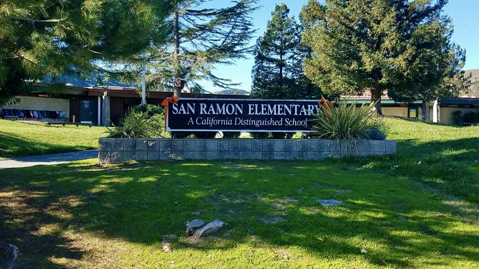 San Ramon Elementary School in Novato California Hero Image