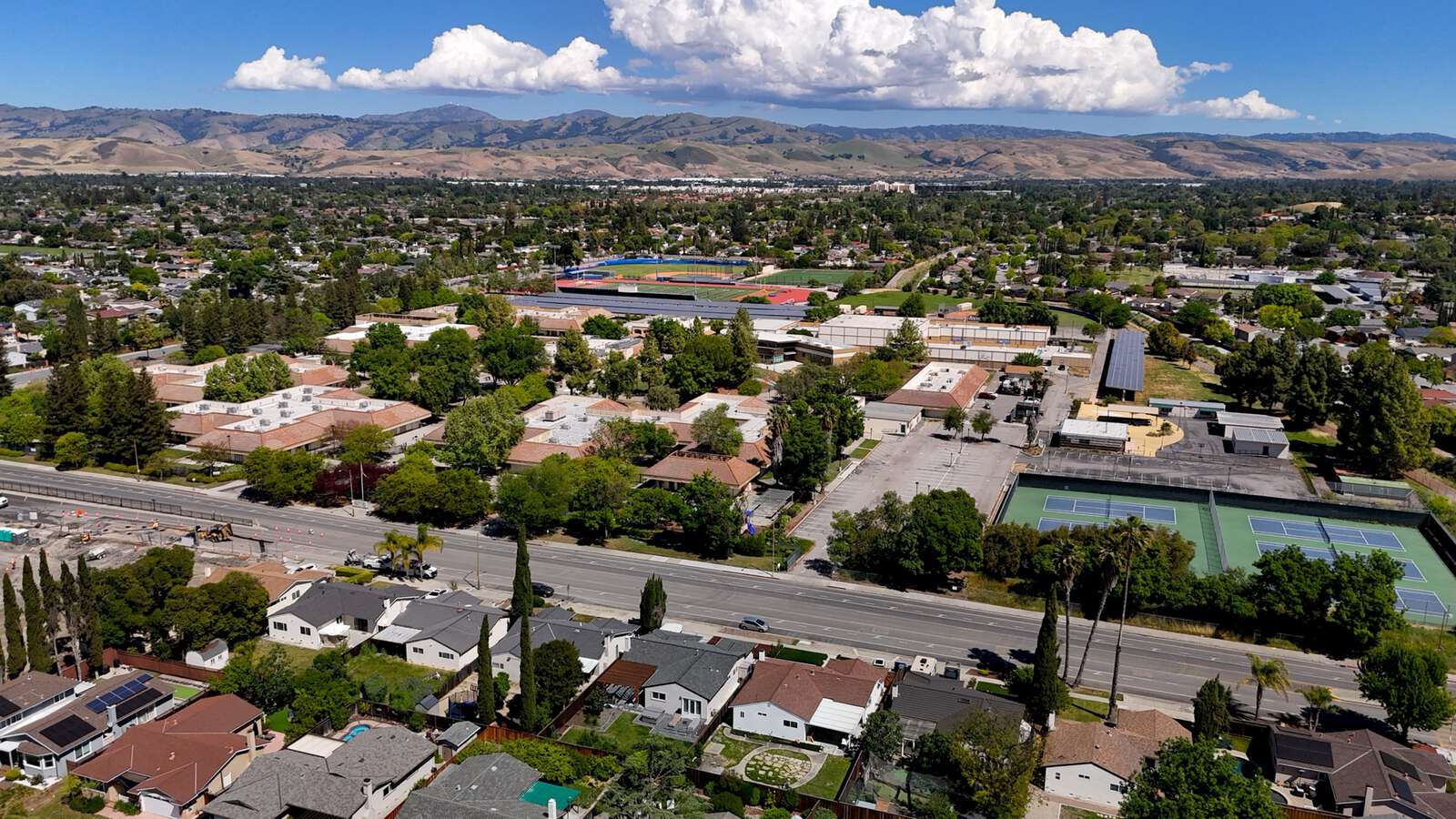 Santa Teresa High School in San Jose California Hero Image