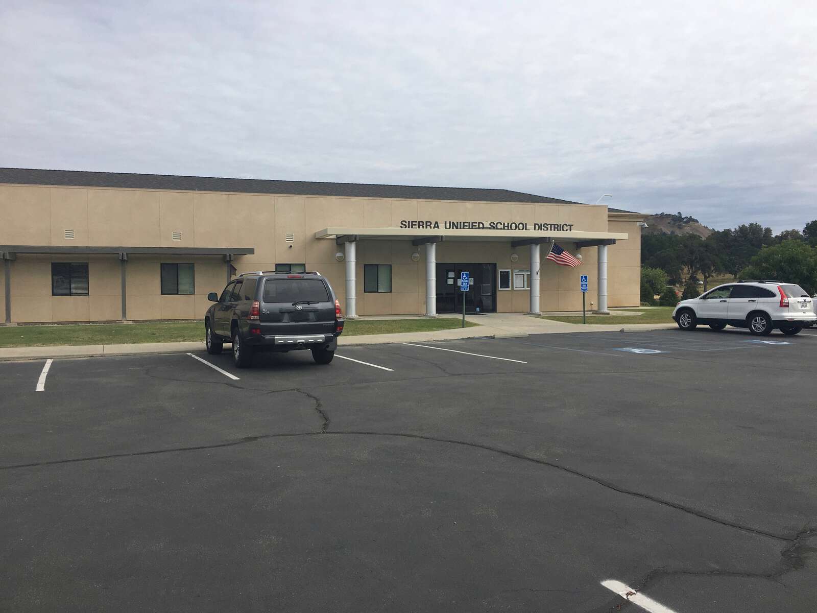 Sierra Unified School District in Prather California Hero Image