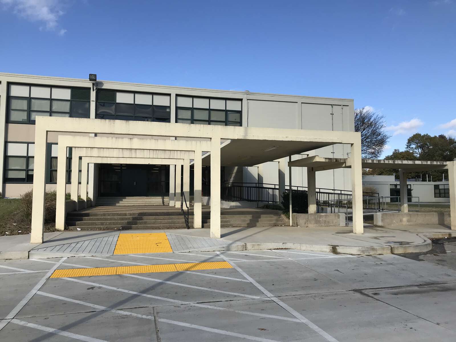 Sherwood Middle School in Memphis Tennessee Hero Image