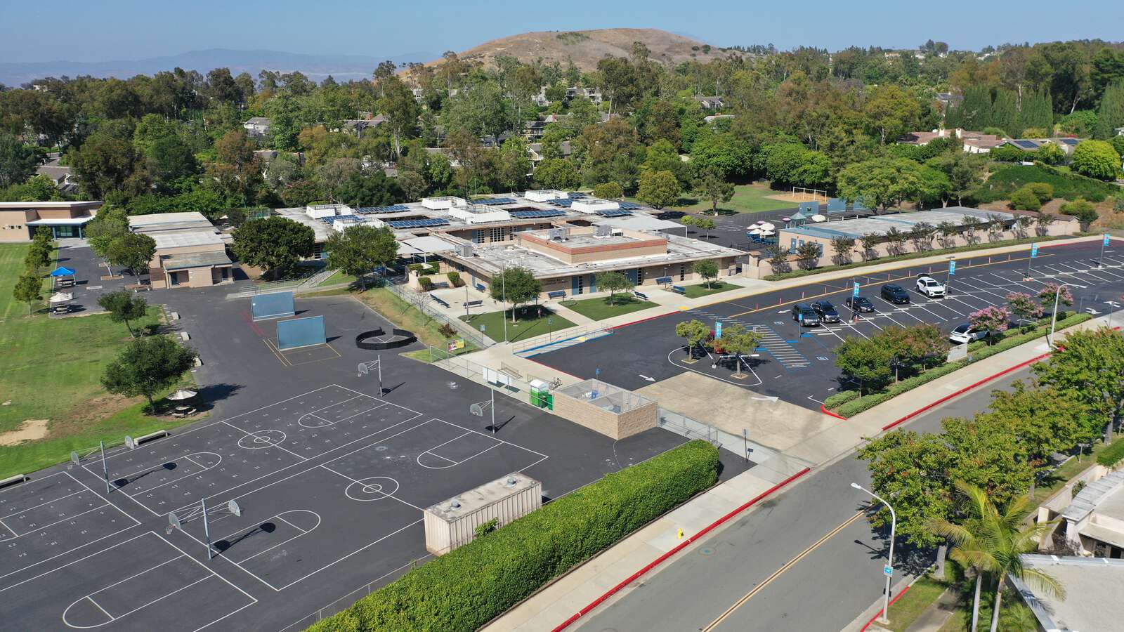 Turtle Rock Elementary School in Irvine California Hero Image