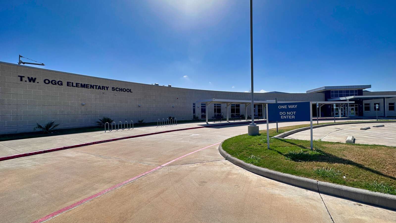 T.W. Ogg Elementary School in Clute Texas Hero Image