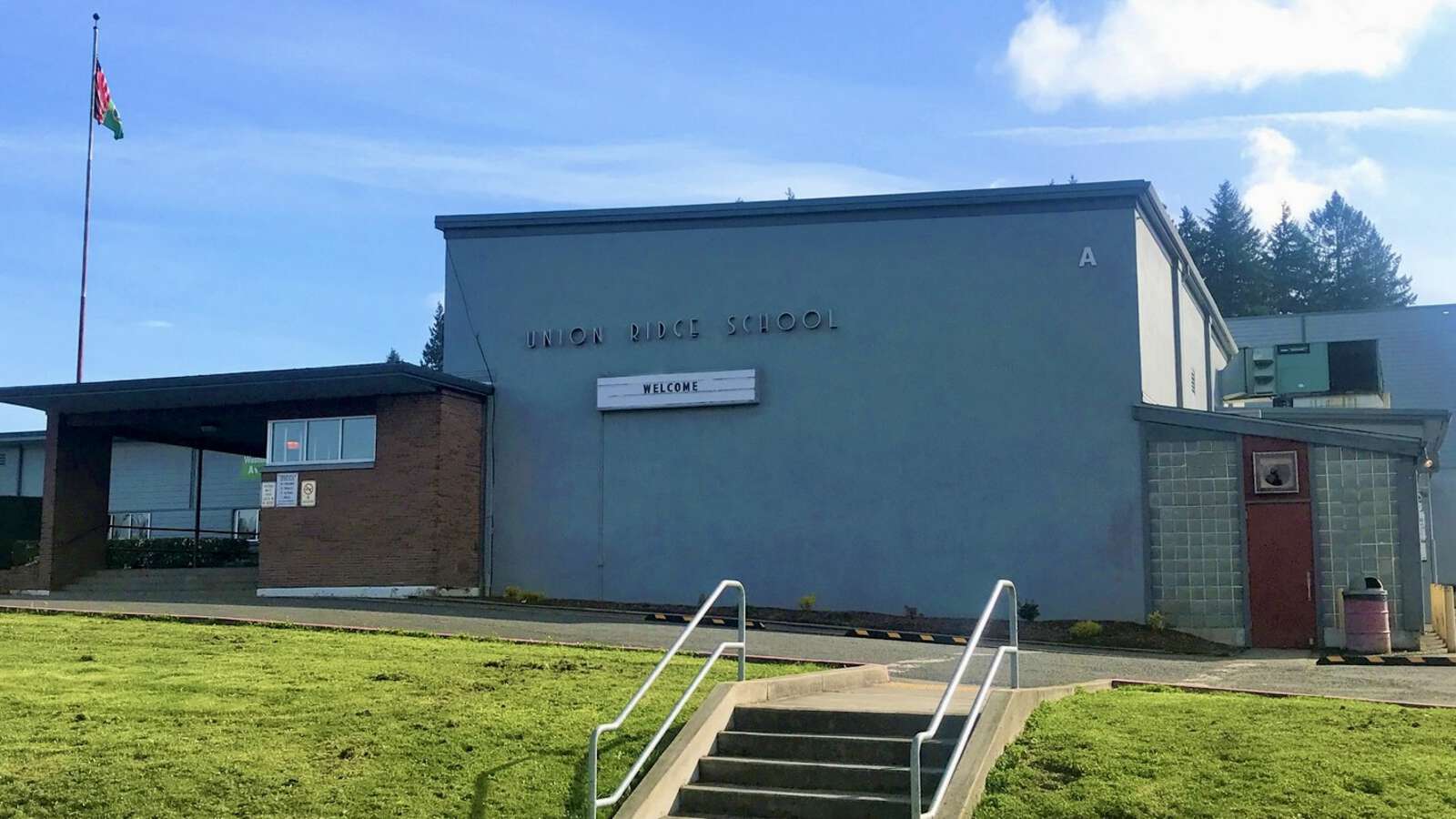 Union Ridge Elementary School in Ridgefield Washington Hero Image